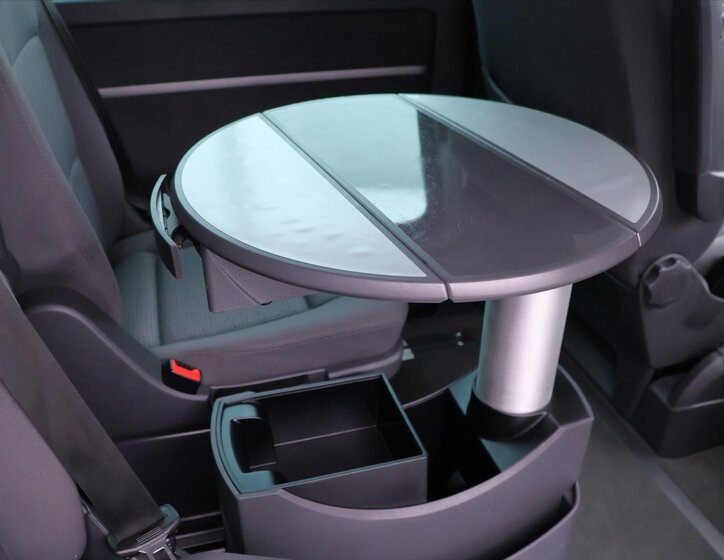 Volkswagen Multivan 16