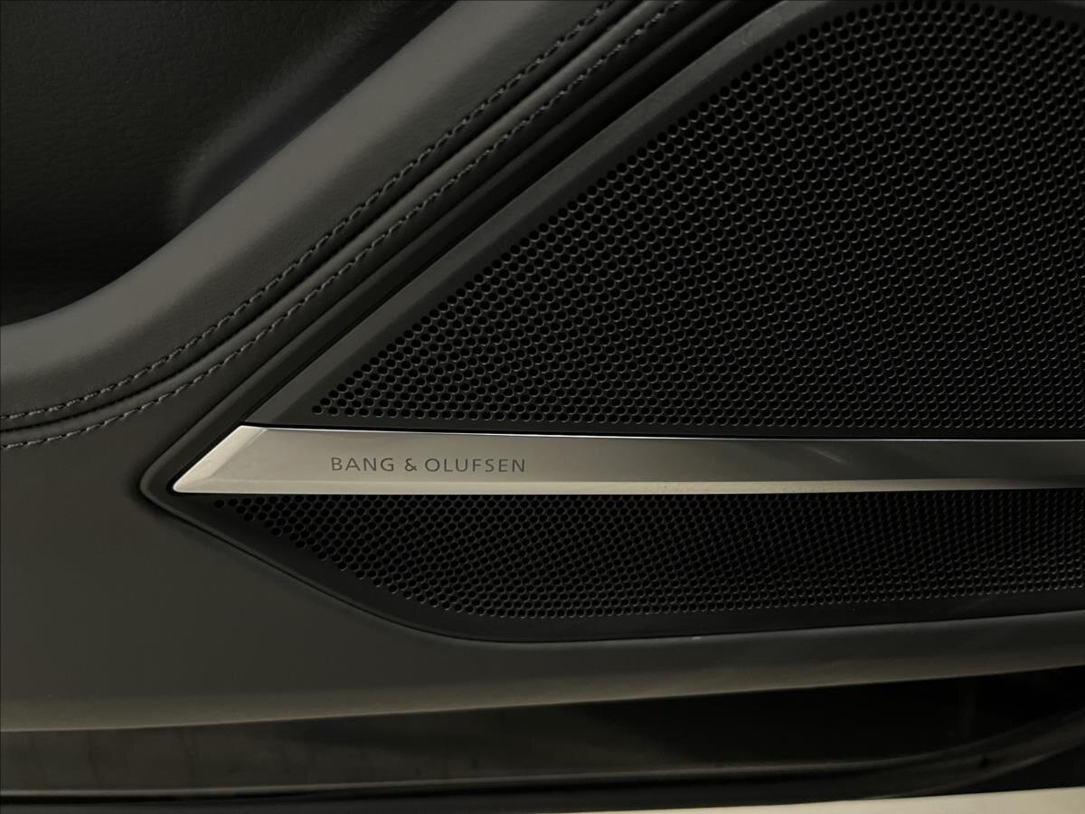 Audi S8 Sedan / Limuzína 4,0 l 420 kw