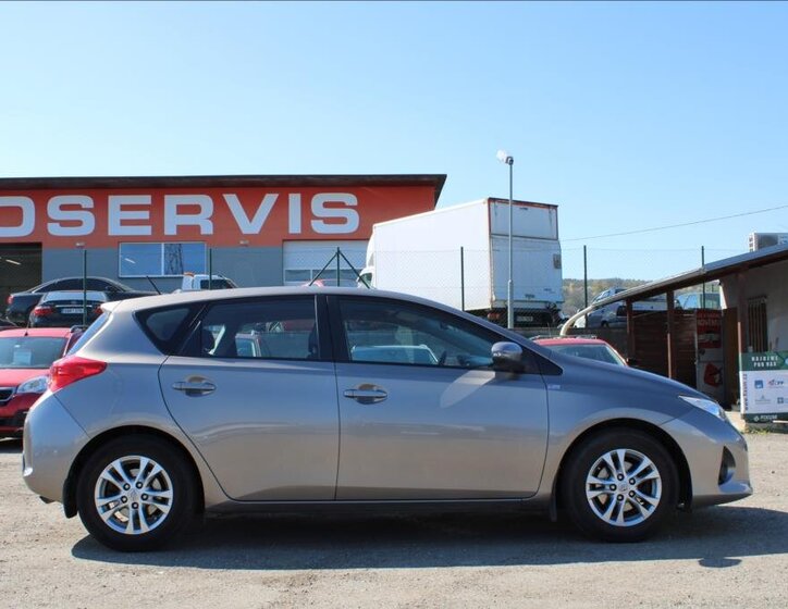 Toyota Auris Hatchback 1,3 l 73 kw
