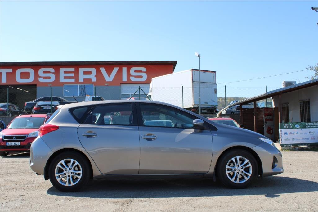Toyota Auris Hatchback 1,3 l 73 kw