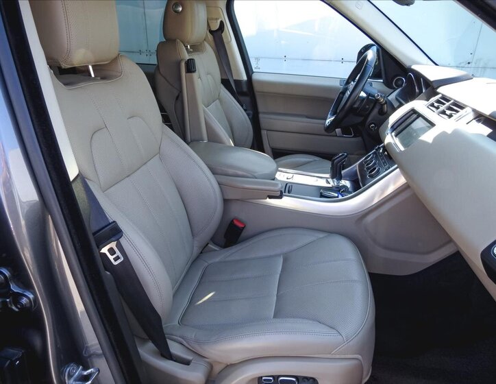 Land Rover Range Rover Sport SUV 4,4 l 250 kw