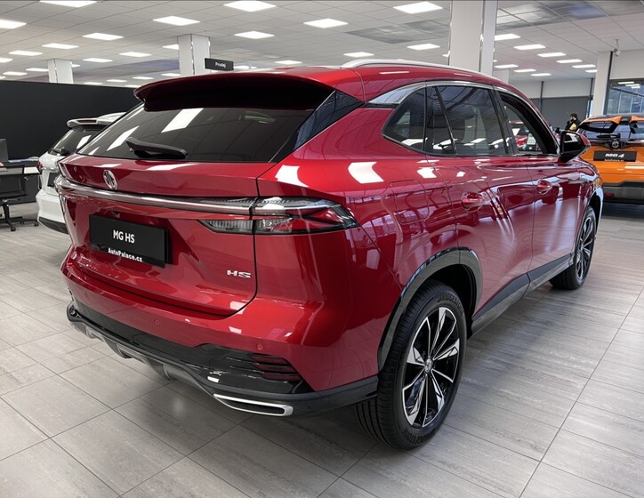 MG HS 5