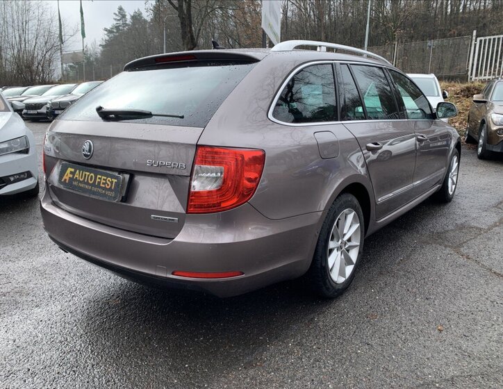 Škoda Superb 8