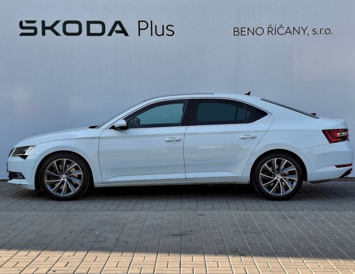 Škoda Superb Sedan / Limuzína 2,0 l 206 kw