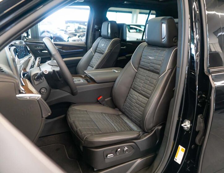 Cadillac Escalade 16