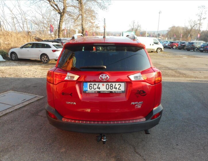 Toyota RAV4 SUV 2,0 l 111 kw