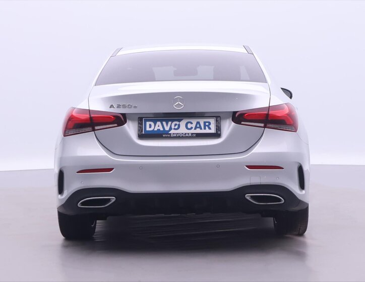 Mercedes-Benz Třídy A Sedan / Limuzína 1,3 l 118 kw