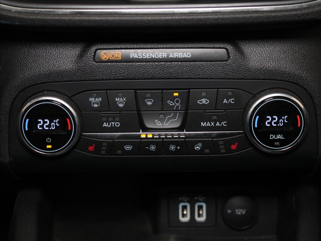 Ford Kuga SUV / Terénní 1,5 l 88 kw