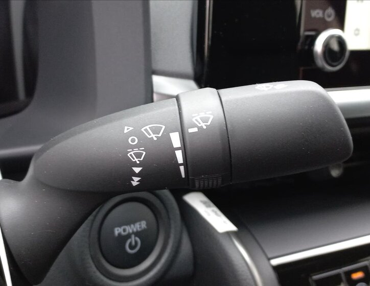 Toyota C-HR CUV / Crossover 1,8 l 0