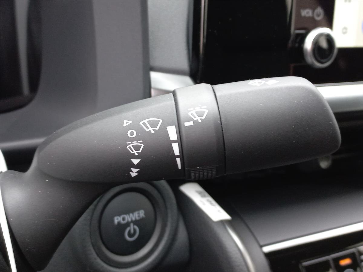 Toyota C-HR CUV / Crossover 1,8 l 0