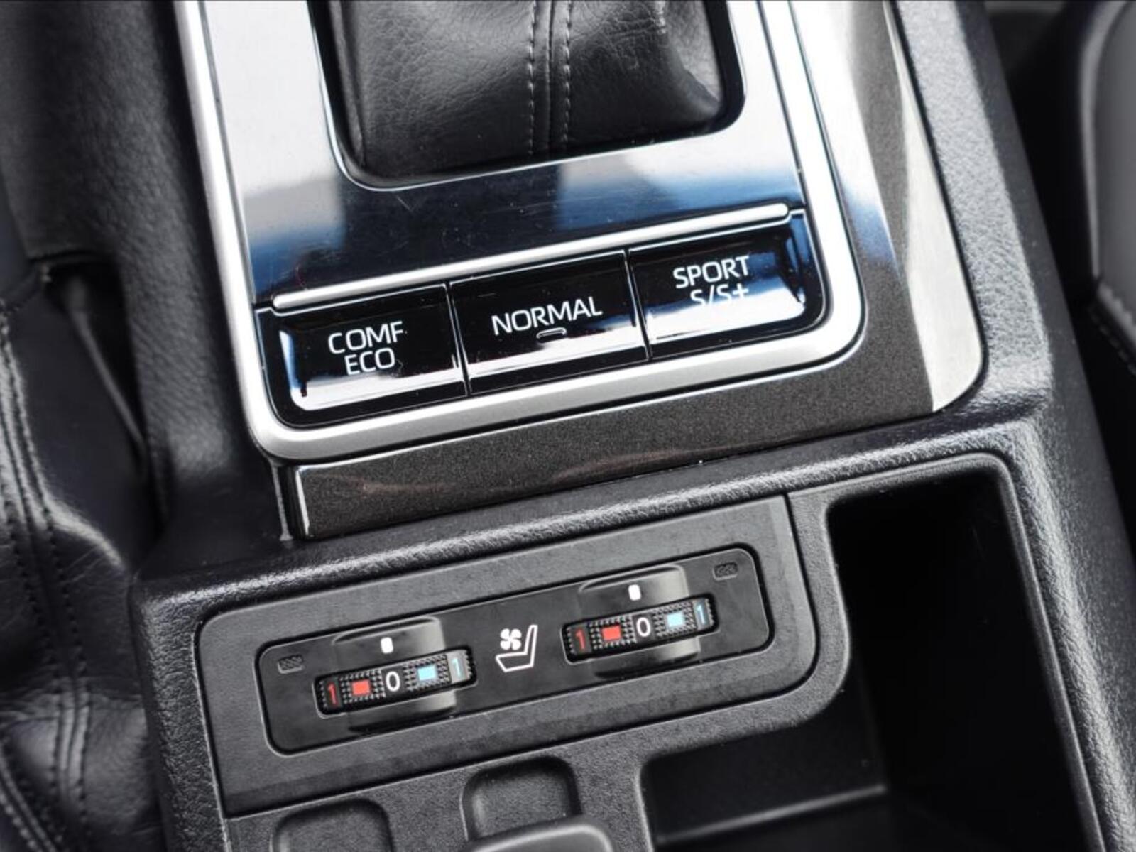 Toyota Land Cruiser 24