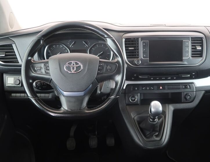 Toyota ProAce 17