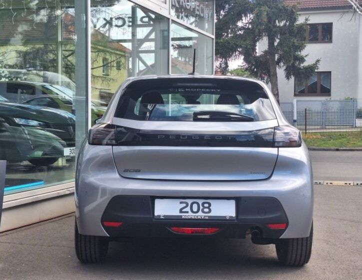 Peugeot 208 5