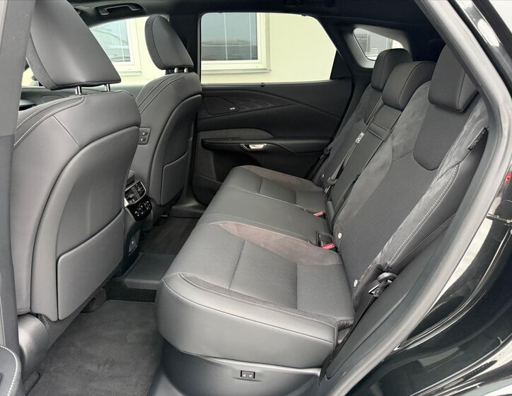 Lexus RX SUV 2,5 l 136 kw