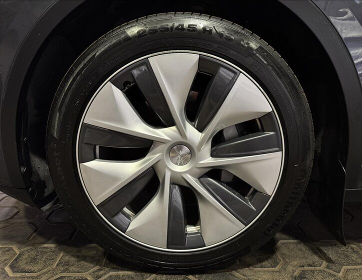 Tesla Model Y SUV 0,0 378 kw