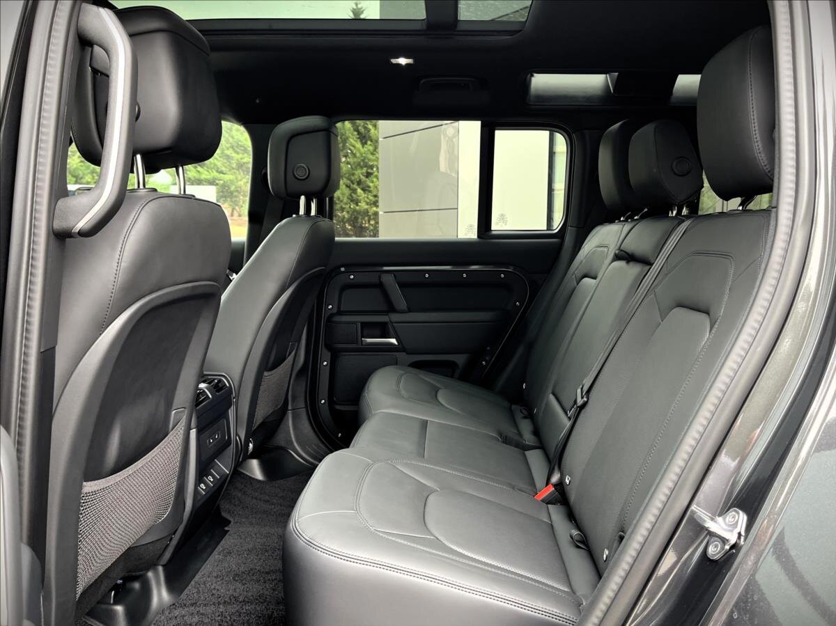 Land Rover Defender SUV 3,0 l 183 kw