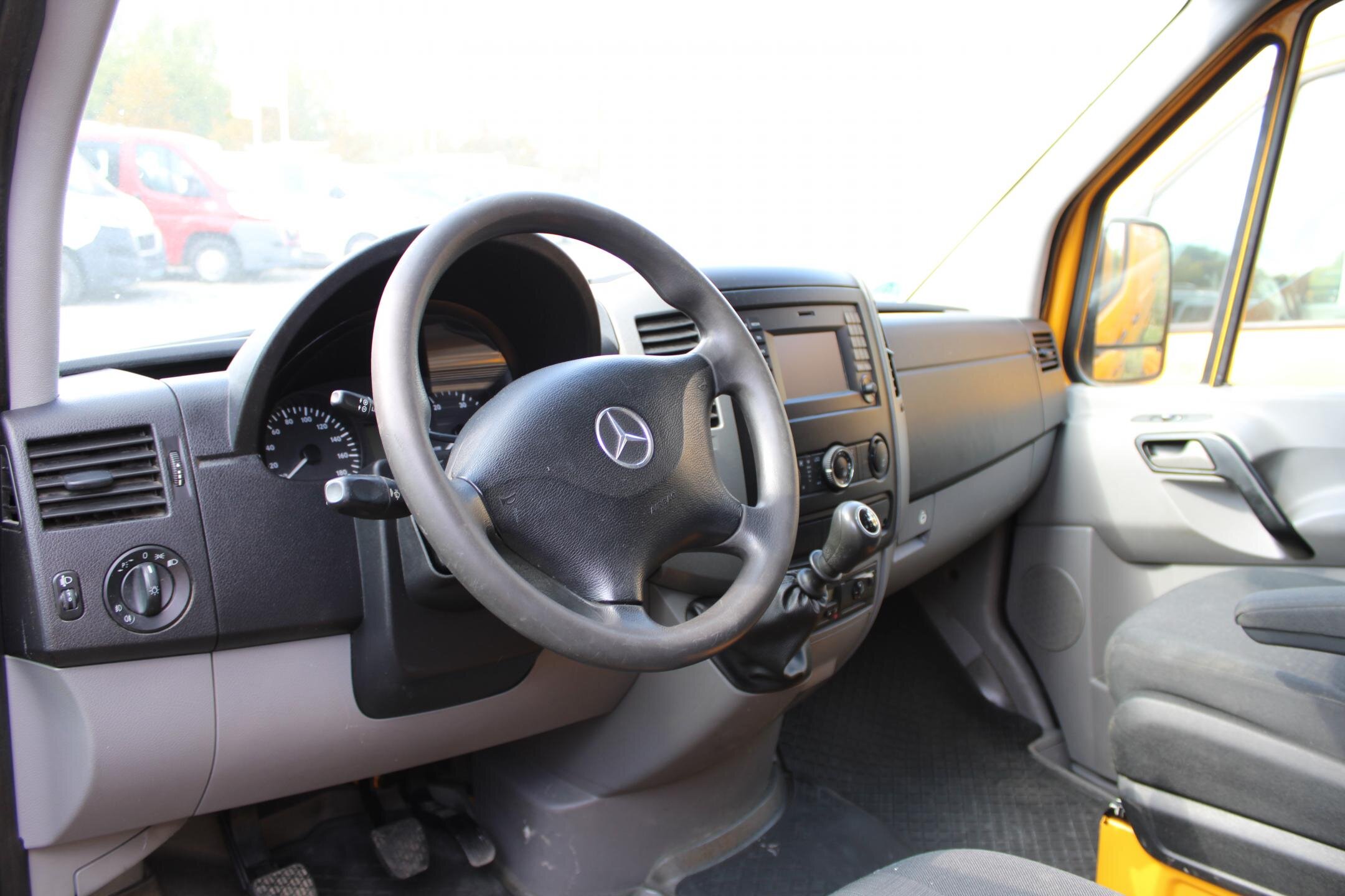 Mercedes-Benz Sprinter Užitková 2,1 l 120 kw