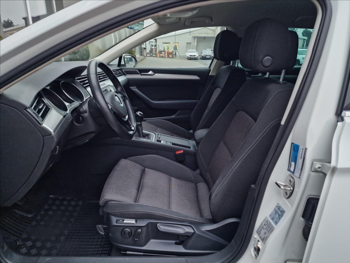 Volkswagen Passat Kombi 1,4 l 110 kw