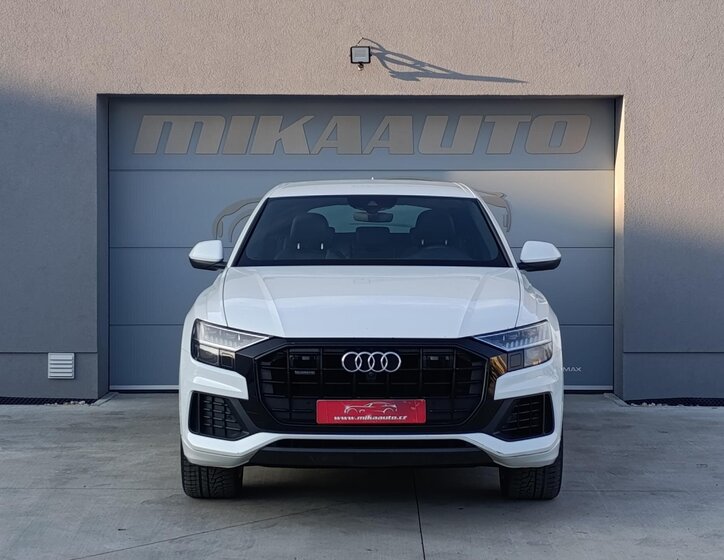 Audi Q8 SUV / Terénní 3,0 l 210 kw