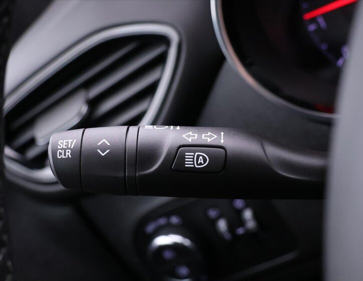 Opel Crossland Hatchback 1,2 l 81 kw