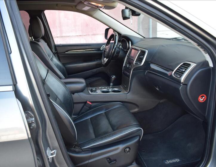 Jeep Grand Cherokee 19