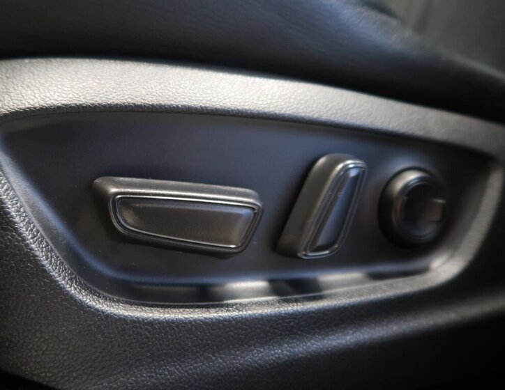 Toyota C-HR Hatchback 2,0 l 112 kw