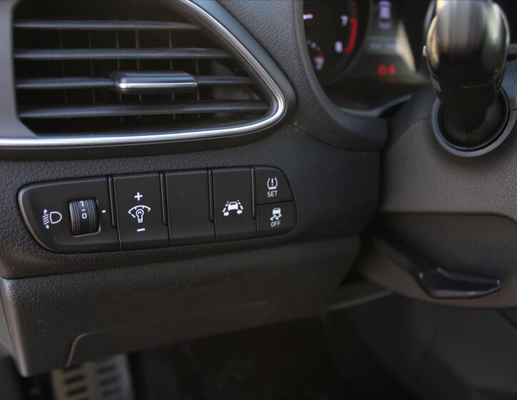 Hyundai i30 Kombi 1,4 l 103 kw