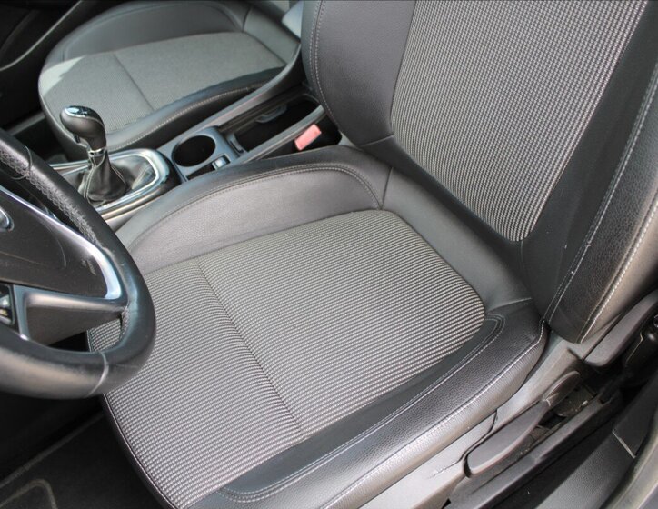 Opel Astra Hatchback 1,4 l 103 kw