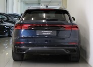 Audi Q8 4