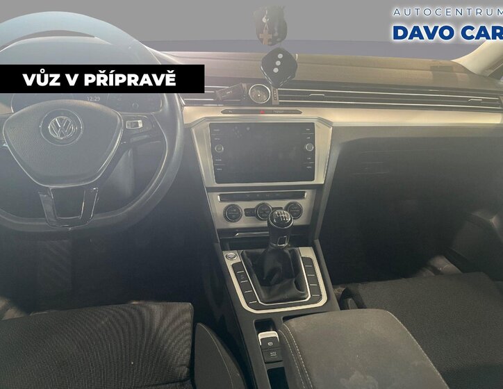 Volkswagen Passat Kombi 1,6 l 88 kw