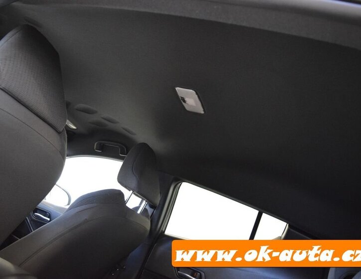 Toyota C-HR Hatchback 1,8 l 0