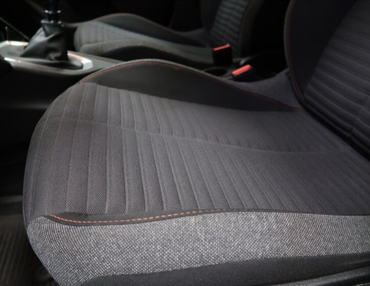 Peugeot 2008 SUV / Terénní 1,2 l 74 kw