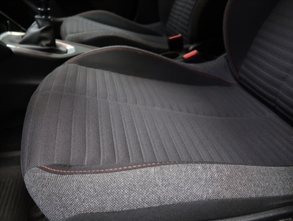 Peugeot 2008 SUV / Terénní 1,2 l 74 kw