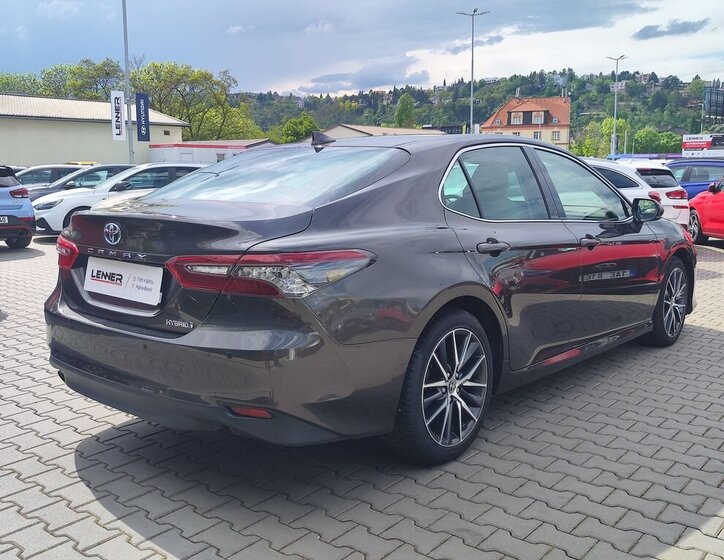 Toyota Camry Sedan / Limuzína 2,5 l 160 kw