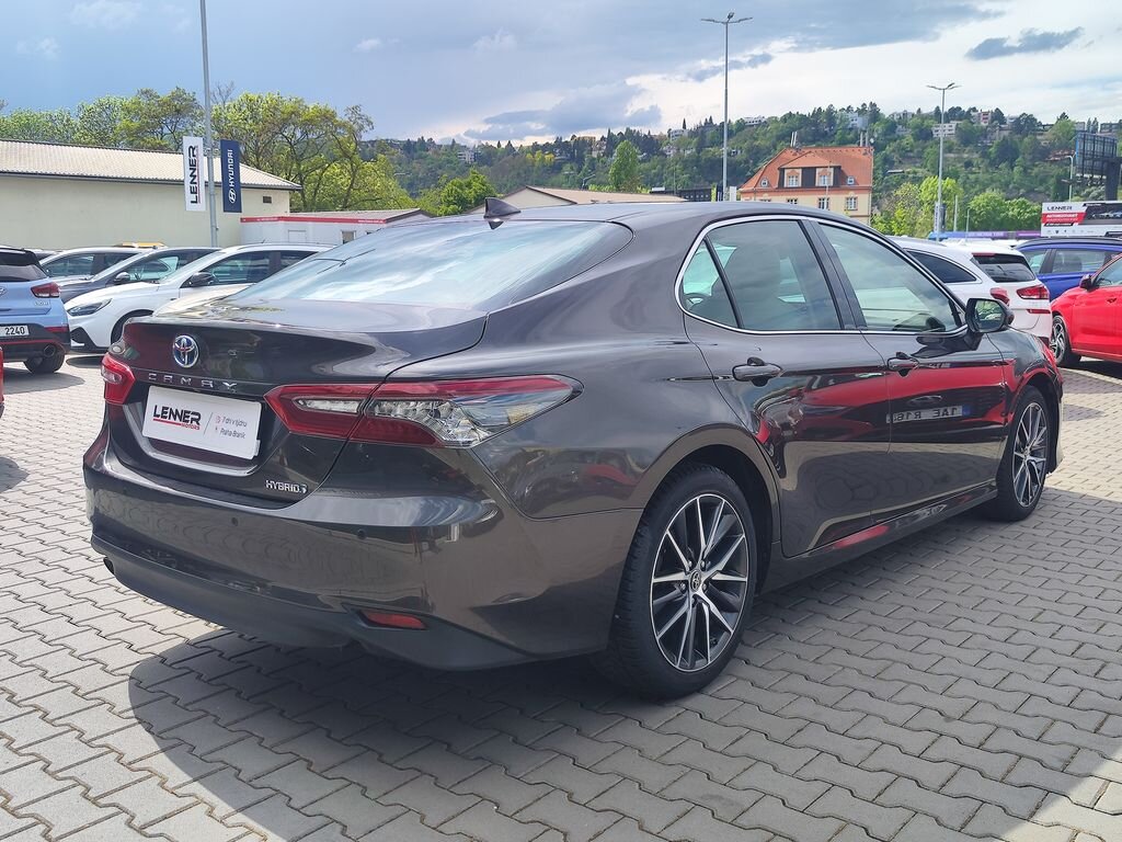 Toyota Camry Sedan / Limuzína 2,5 l 160 kw