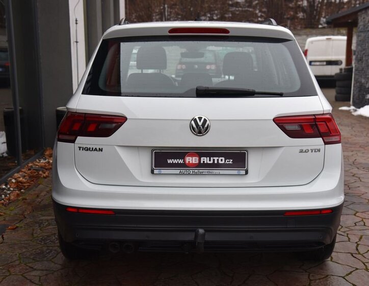 Volkswagen Tiguan 9