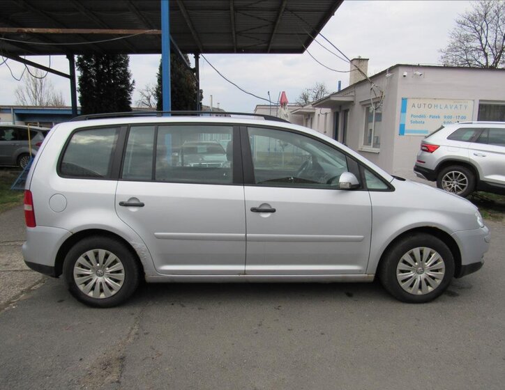 Volkswagen Touran Kombi 1,6 l 75 kw