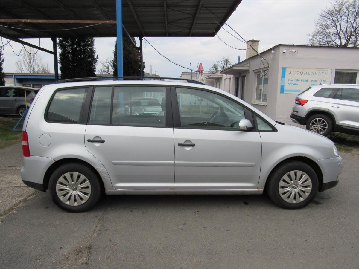 Volkswagen Touran Kombi 1,6 l 75 kw