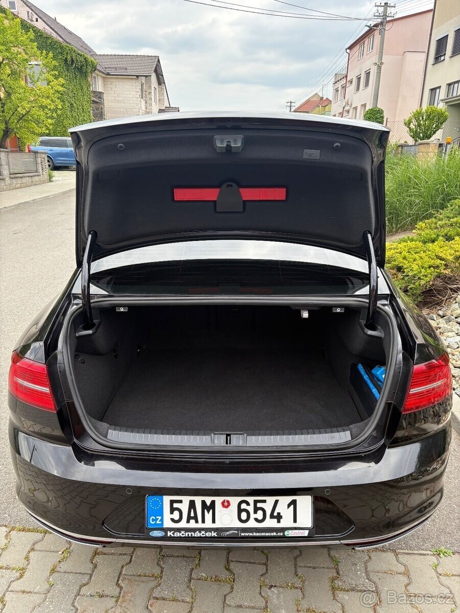 Volkswagen Passat Sedan 0,0 0