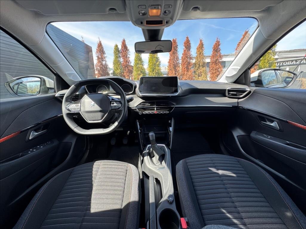 Peugeot 208 Hatchback 1,2 l 55 kw