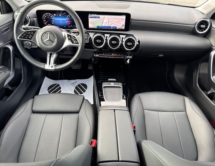 Mercedes-Benz Třídy A Hatchback 1,3 l 120 kw