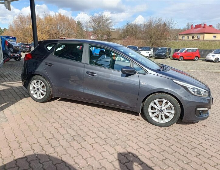 KIA Ceed Hatchback 1,4 l 73 kw