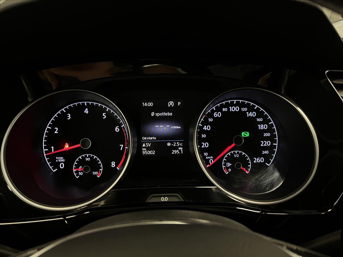 Volkswagen Touran MPV 1,5 l 110 kw