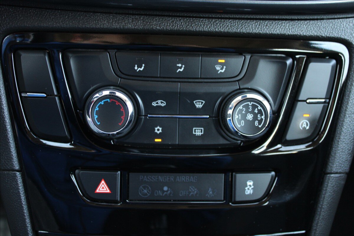 Opel Mokka SUV / Terénní 1,6 l 85 kw