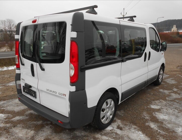 Opel Vivaro Kombi 2,0 l 84 kw