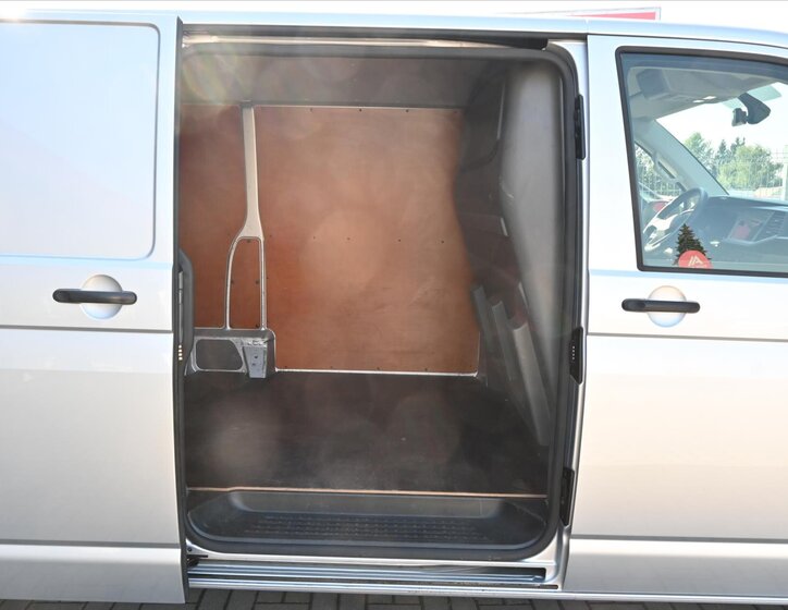Volkswagen Transporter Skříň 2,0 l 81 kw