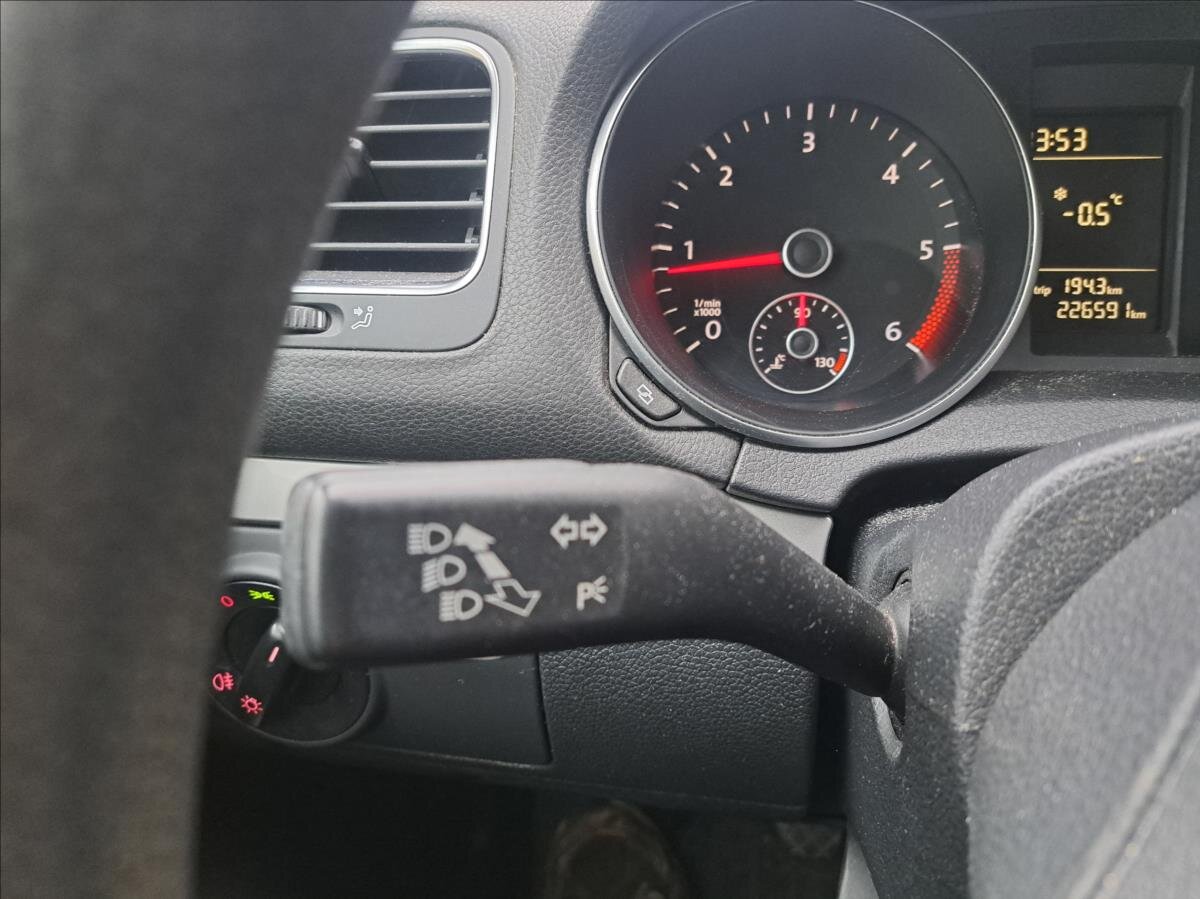 Volkswagen Golf Hatchback 1,6 l 66 kw