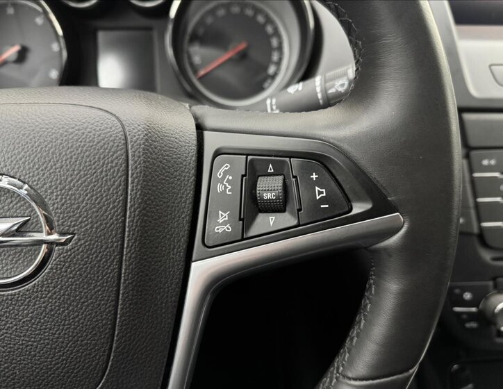 Opel Insignia Sedan / Limuzína 2,0 l 118 kw