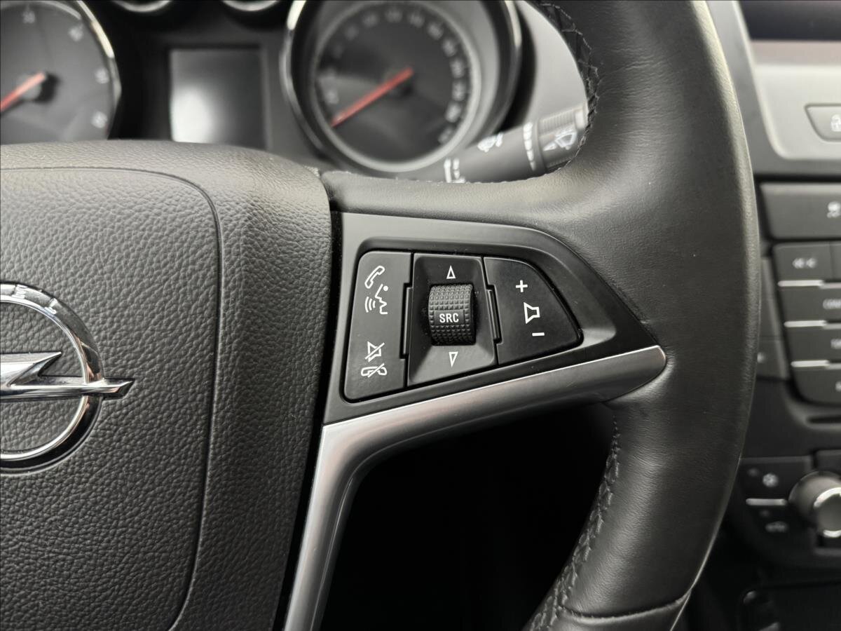 Opel Insignia Sedan / Limuzína 2,0 l 118 kw