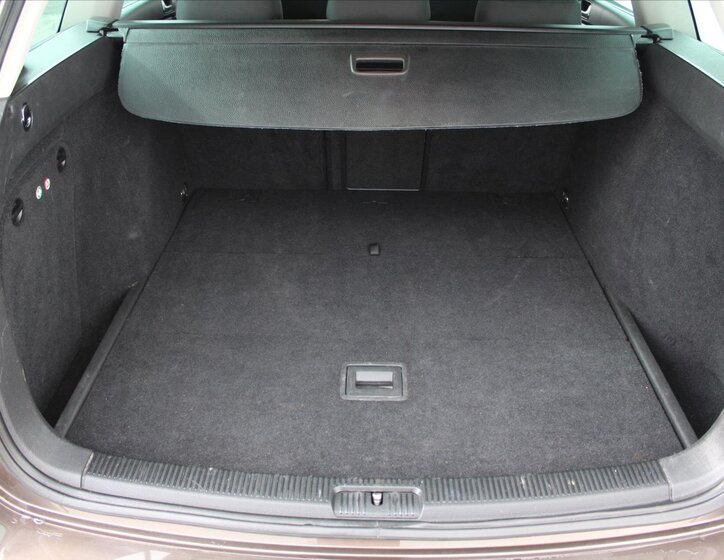 Volkswagen Golf Kombi 1,6 l 77 kw